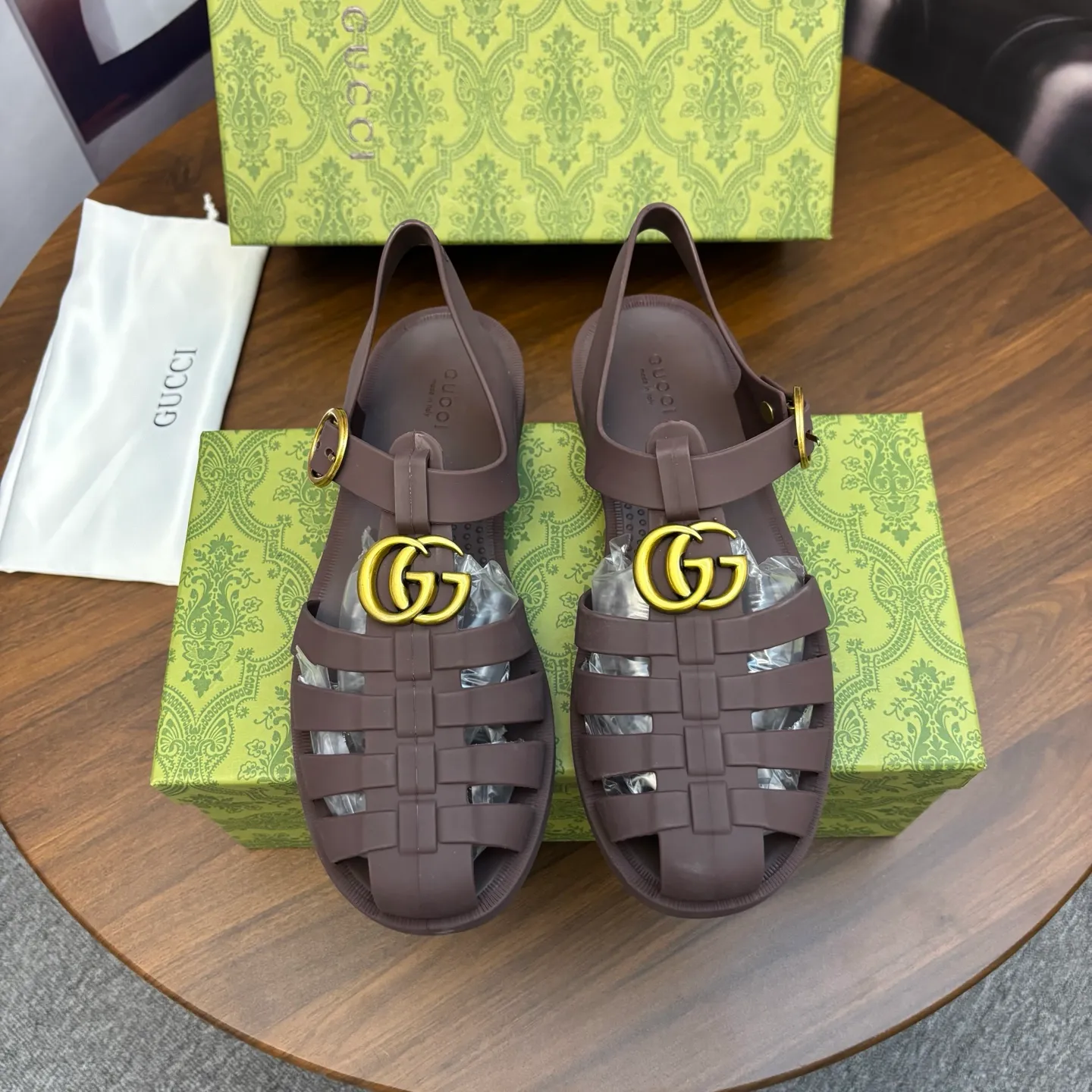 Men's shoes 260💰 [Gucci] Counter quality, top-quality original goods, real photos! Original TPU material, fine workmanship, comfortable; genuine 1:1 replica Size: 36 ~ 46